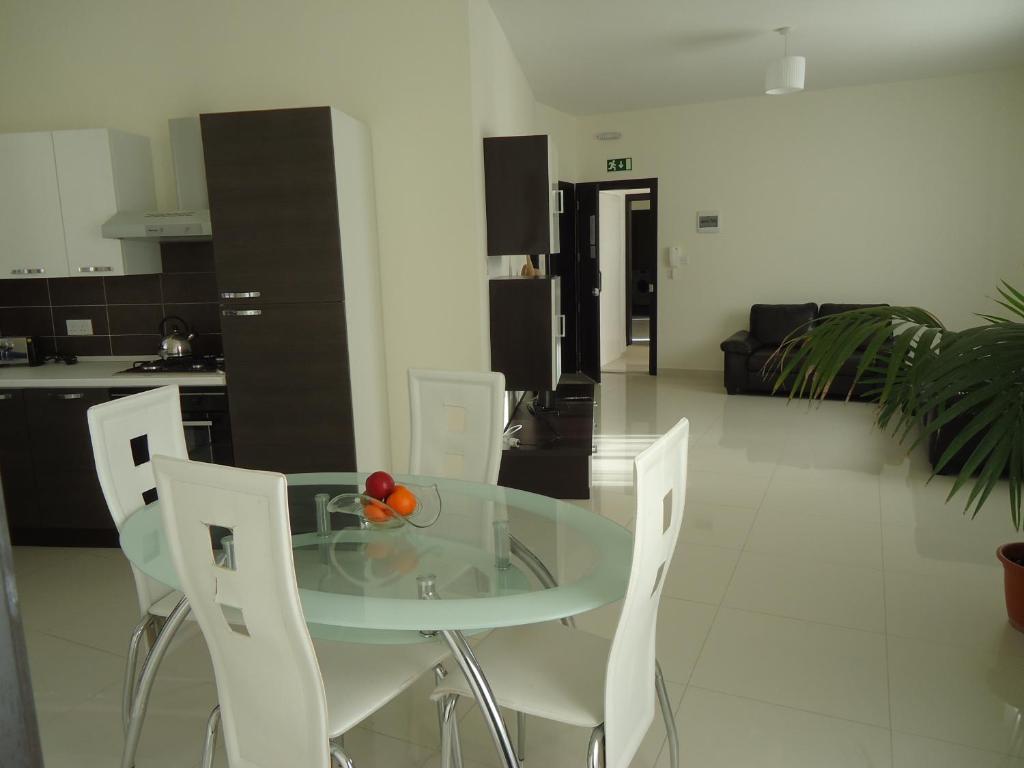 Shamrock Flats Apartment Mellieha Room photo