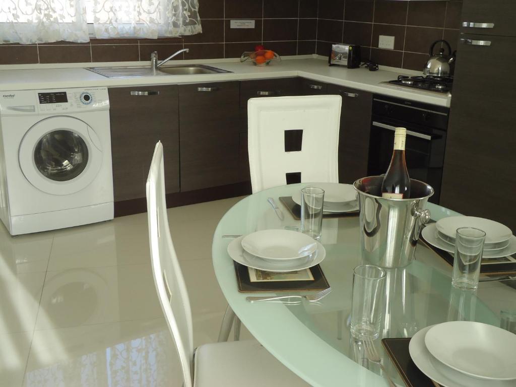 Shamrock Flats Apartment Mellieha Room photo
